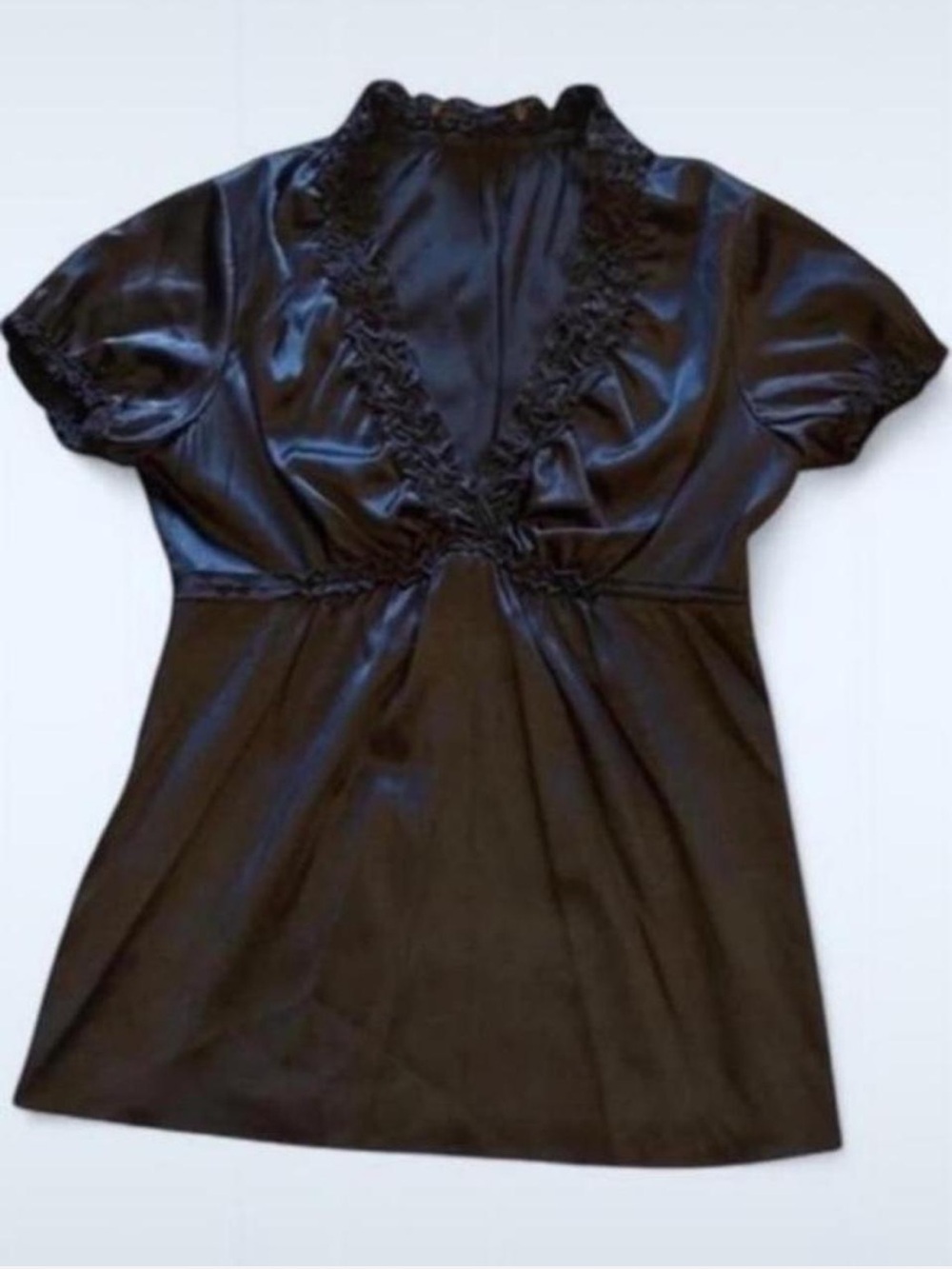 Vintage Y2K BCBGMAXAZRIA
Dark Navy Crossover V-Neck Empire Waist Blouse Small